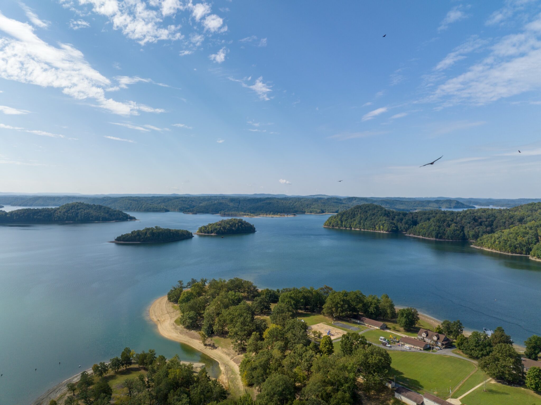Scenic aerial photograph of Dale Hollow Lake